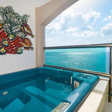 Perfectly Located Oceanfront Condo Close To Town, Great Rates Cantil 5Cn-2