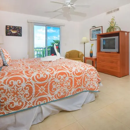 Perfectly Located Oceanfront Condo Close To Town, Great Rates Cantil 5Cn-3
