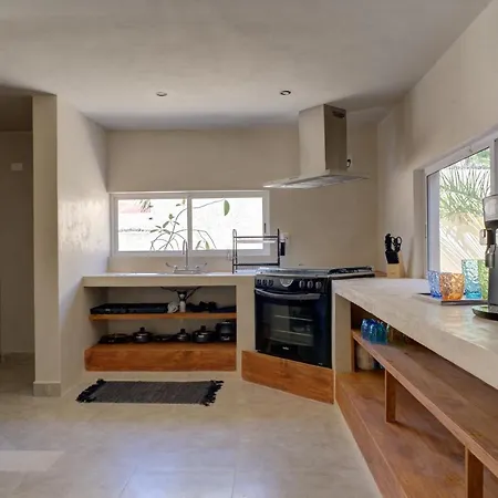 5Br Beautiful Home In Downtown Cancun, 10Min Beach-3