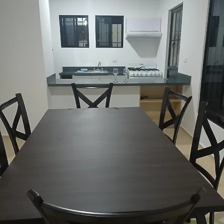 Hermosa Casa A 15 Minutos Del Aeropueto De Cancun En Exclusivo Fraccionamiento Residencial-2