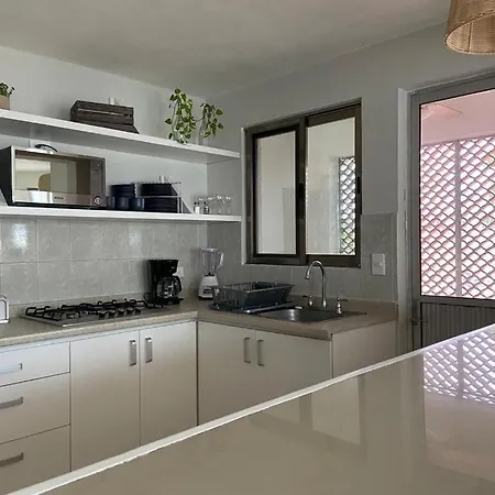 Hermoso Condominio Recien Remodelado Con Alberca Y Super Ubicacion-3