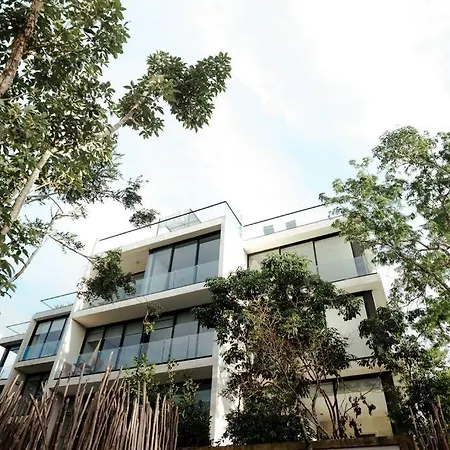Paradise Escape With A Private Pool And Excellent Amenities!-2