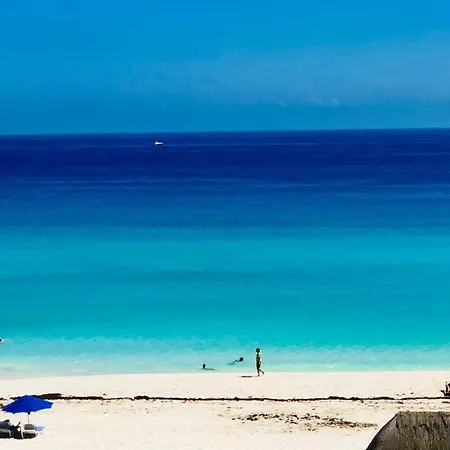 3 Room Beach Condo, Great For Family And Friends!-3