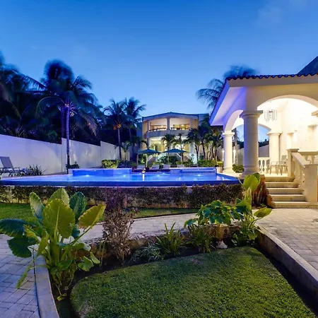 Oceanfront Isla Mujeres Estate With Infinity Pool!-3