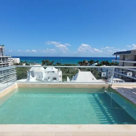 Ideal Location Steps From The Beach-3