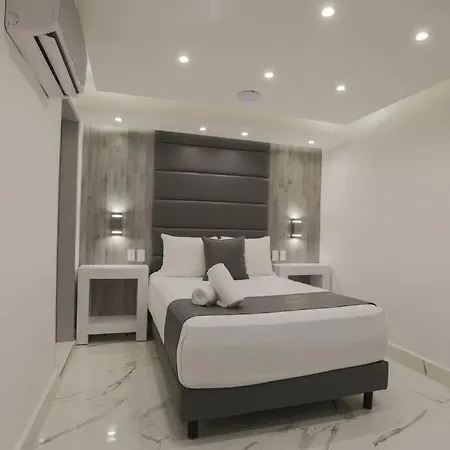 Luxury 5Br Apt, 6 Bathrooms, 1Gb Wifi, Kitchen.-2