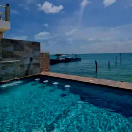 Apartasuite frente al mar en Isla Mujeres México-2