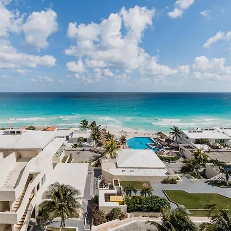 Rooftop Private Jacuzzi In Beach Front Penthouse-2
