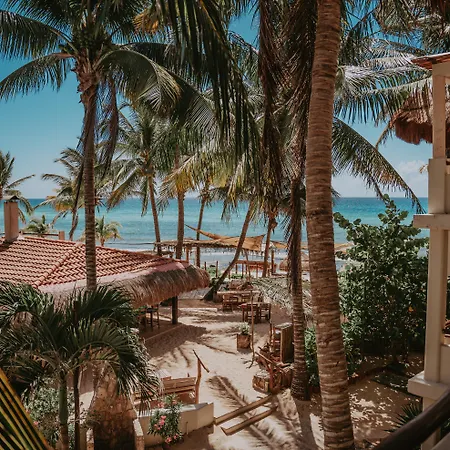 Petit Lafitte Beach Front Hotel & Bungalows-2