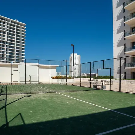 3Br Luxury Oceanfront Apt W Pool, Gym & Views-3