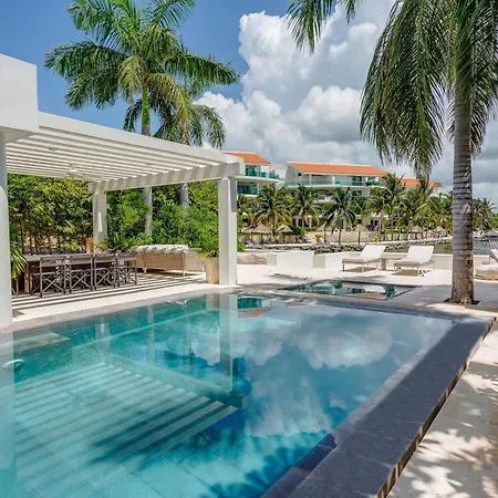 House With Private Pool, Jacuzzi And Pier-2