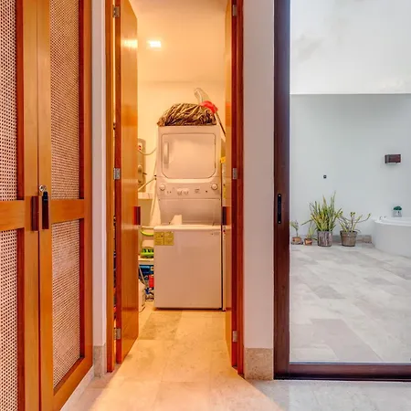 Private Rooftop 1Br Condo With Stunning Common Areas-2