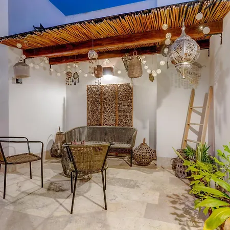 Private Rooftop 1Br Condo With Stunning Common Areas-3
