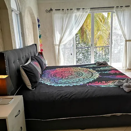 Beautiful & Cozy Near Beach Apartment Pool & Kingsize Bed-2