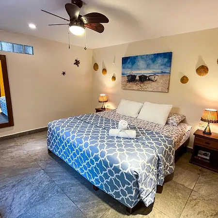 Cande'S Apartments-2