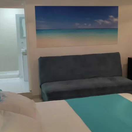 Cancun Caribbean Turquoise With Access To The Beach-3