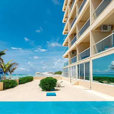 Paradise Beachfront & Nightlife Heart-3