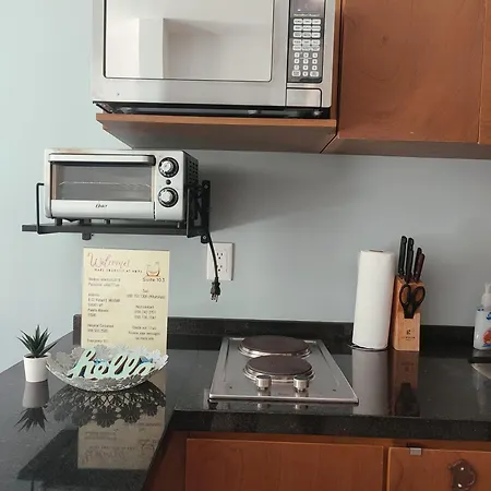 Modern 1 Bedroom Suite By Beach Great Location!-2
