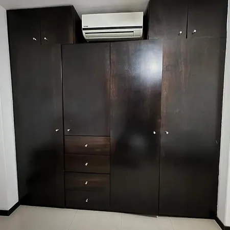 5Th Avenue Oasis 8 Personas-2