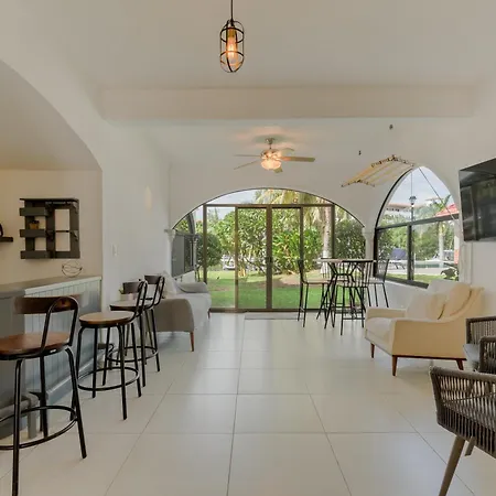 CHIC Lagoon front Villa by Casa Paraíso-3