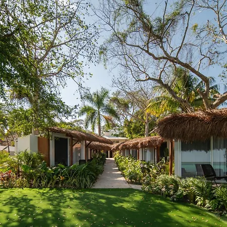 Casa Aakal Lagoon Front-3