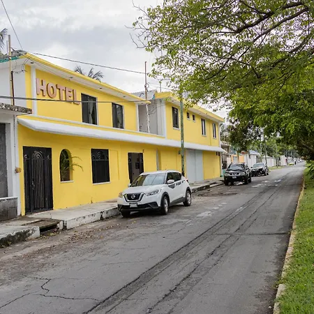 Oyo Hotel Marias,Aeropuerto Internacional De Chetumal-2
