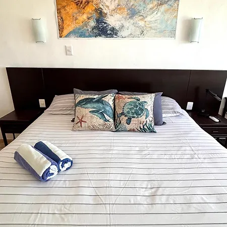 Brisas Shores Penthouse Beachfront, Ocean View Terrace Cancun Hotel Zone, 2 Bedrooms-3