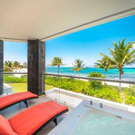 Beachfront Condo With Tub, 3 Bedroom & Pool - At Mareazul Condo Corazon-2