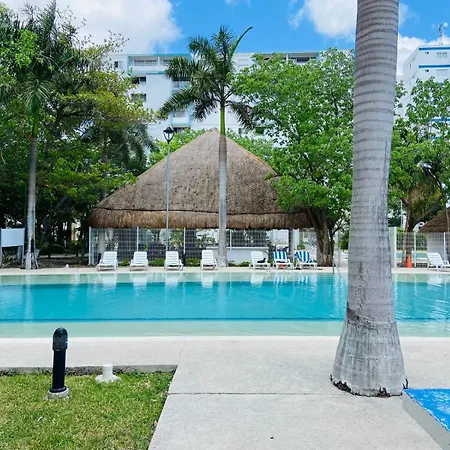 Lovely 2 Bedroom 2 Bathroom Condo-2