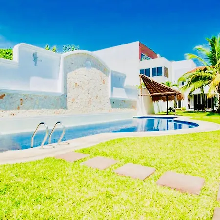Playacar - Executive Budget Room With Swimming Pool Air Conditioning And Parking-2
