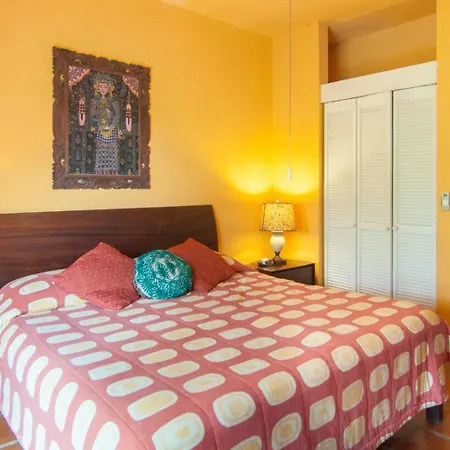 Charming Authentic Mexico-Walk To Beach & 5Th Ave!-3