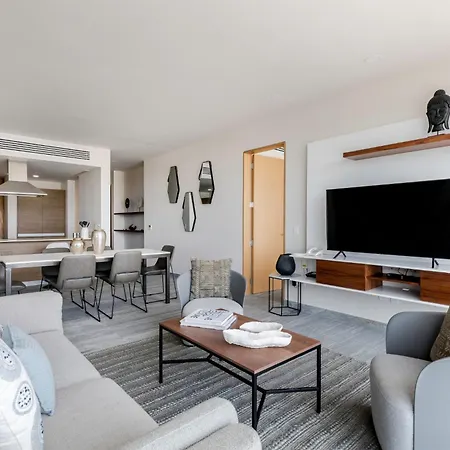 Luxurious 4Br Condo By The Beach - Rooftop Pool-3