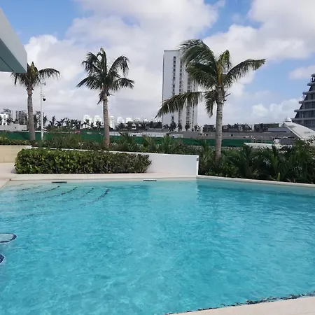 Top floor, amazing sea view in Puerto Cancun-3