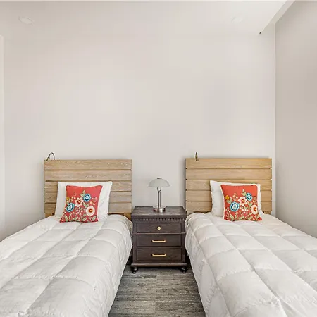 Luxury 3Br Condo* Rooftop Pool, Near The Beach-2