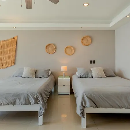 *Turquoise Escape- Beachfront Studio By Casa Paraiso*-3