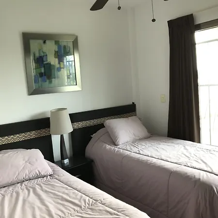 Lilas Del Mar Apartments-2