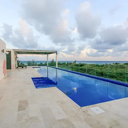 Happy Vibes Getaway With Stellar Oceanview Roof Pool!-2