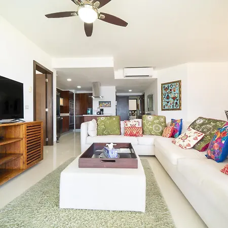 Beachfront Condo With Tub, 3 Bedroom & Pool - At Mareazul Condo Corazon-3