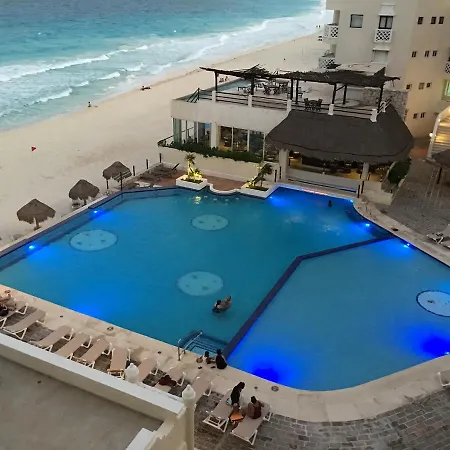 Cancun Plaza Condo Apartment-2