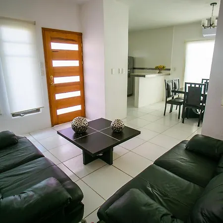 Casa Moderna En Segura Residencial Hacienda Chetumal-3