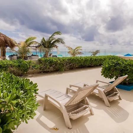 Stunning! 2 Bdrm Beach/Oceanfront Condo On Cancun Beach - Hotel Zone-2