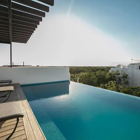 Private Roof W Plunge Pool, Brand New 2 Bedroom Penthouse For 6 Sleeps-3