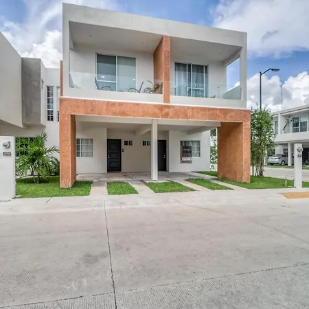 Selvanova Coto 4B, Villa Flamingos 437F-3