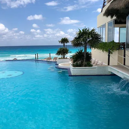 Cancun Beach Aparthotel Brisas-3