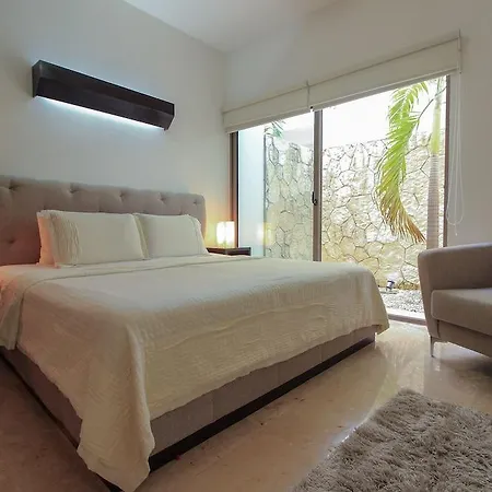 1 Bedroom Apt With Hot Tub By Olahola-2