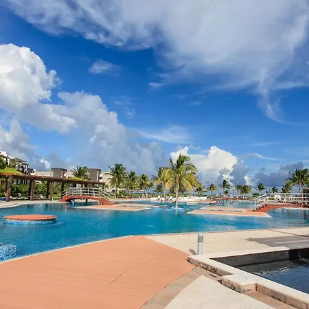 Relaxing 2 Bedroom With Jacuzzi, Terrace And Beach Club-2
