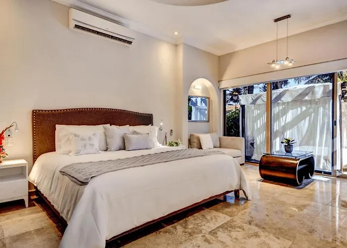 Luxury Villa Steps To The Beach Playa del Carmen