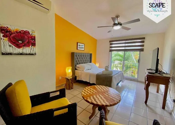 AMPLIA Y CÁLIDA CASA cerca de plaza LAS AMERICAS Villa Cancún con Piscina