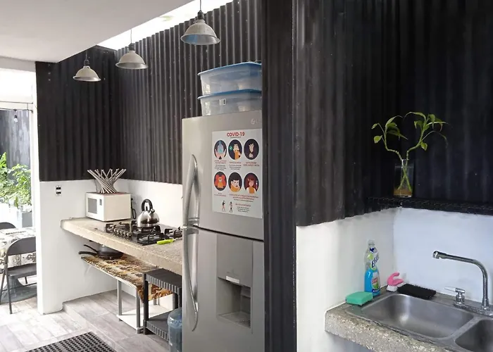 Room In Guest Room - Triple Room, Private Bathroom, A A, Wi-Fi 50 Mbps In The Center Of Cancún