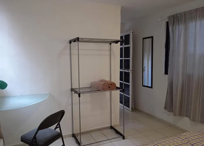 Room In Guest Room - Double Room, Private Bathroom, A C, Wi-Fi In The Center Of Cancún